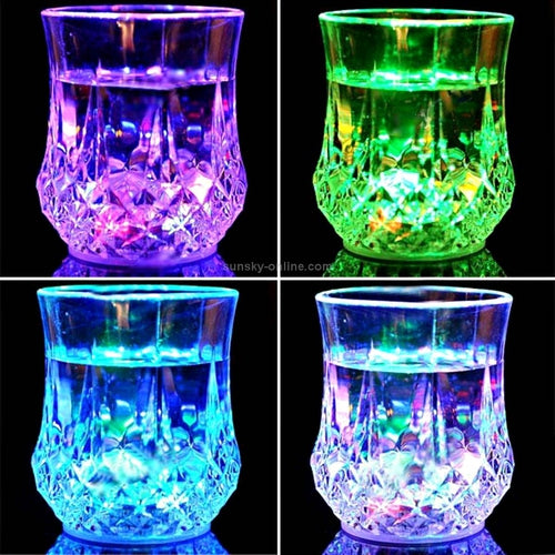 Bicchiere Illuminato LED Induzione Colori Arcobaleno Plexiglass Acqua Drink - Offershop.it